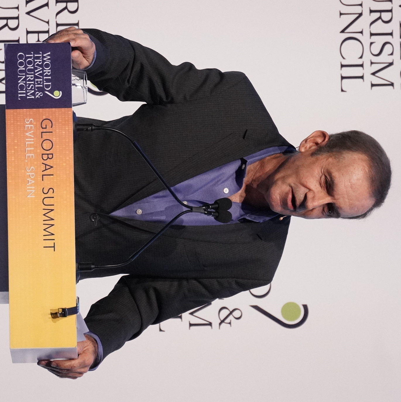 Andrés Oppenheimer