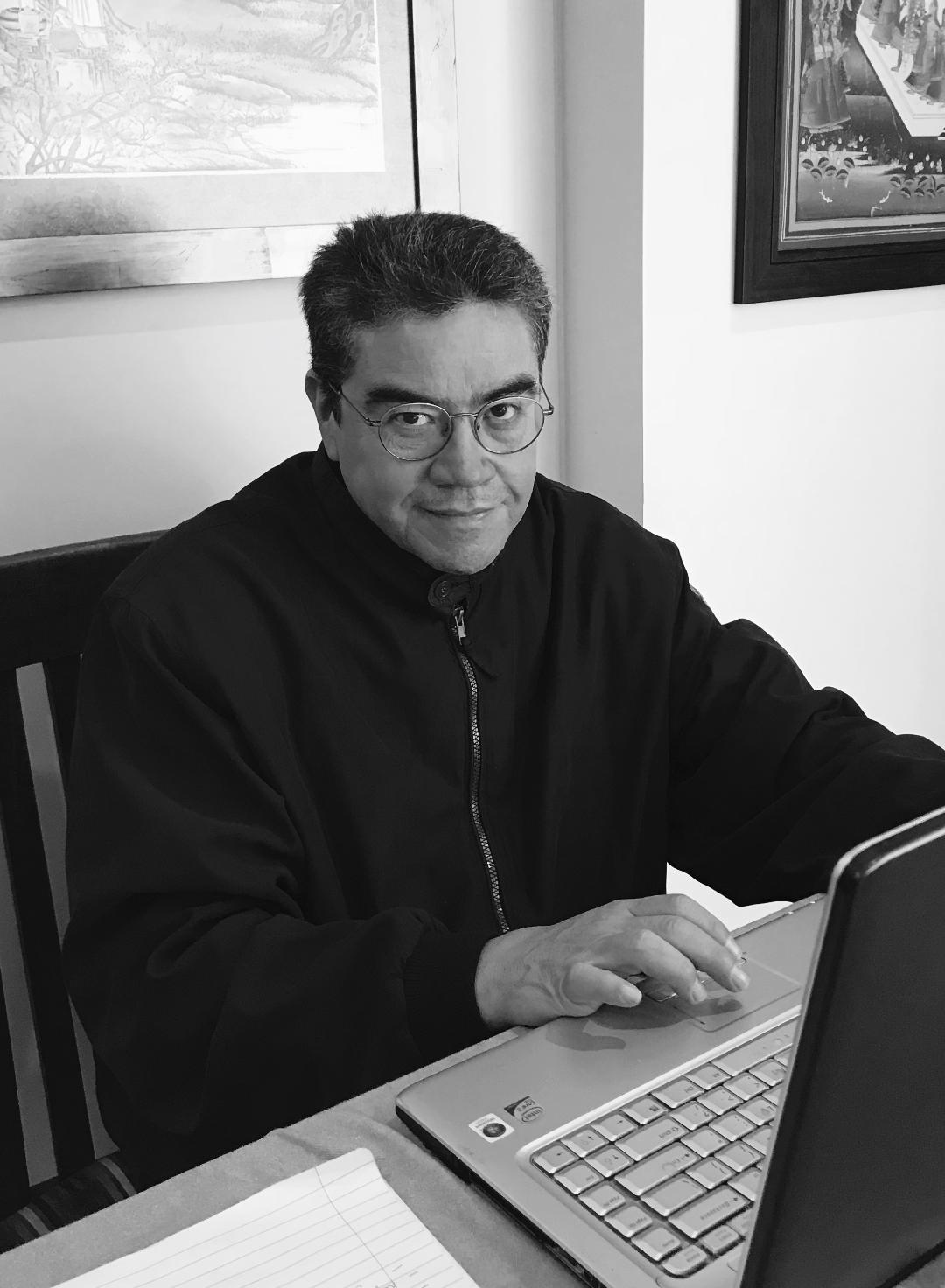 Roger Santiváñez