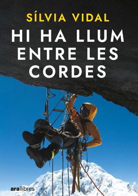 Hi ha llum entre les cordes