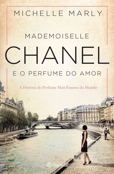 Chanel pocketbook store